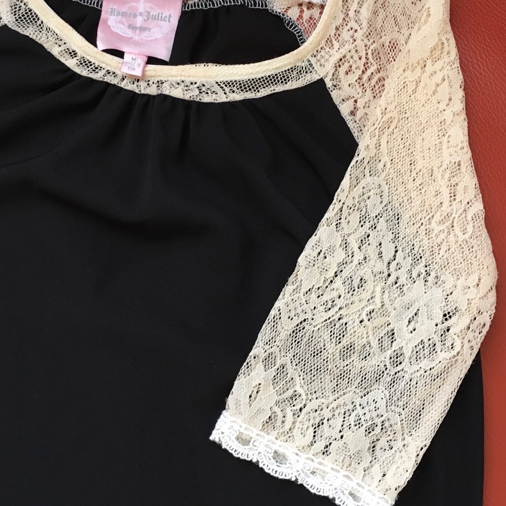 Romeo & Juliet Couture blouse